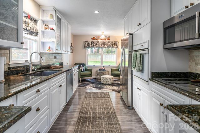 117 Brandon Road, Hendersonville, NC 28739