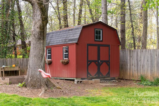 117 Brandon Road, Hendersonville, NC 28739