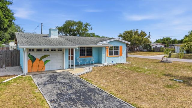 10437 52ND AVENUE N, St Petersburg, FL 33708