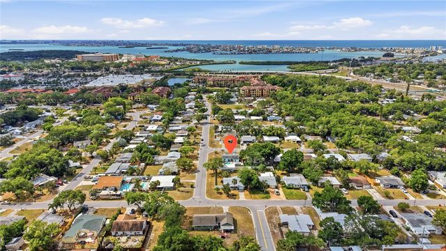 10437 52ND AVENUE N, St Petersburg, FL 33708