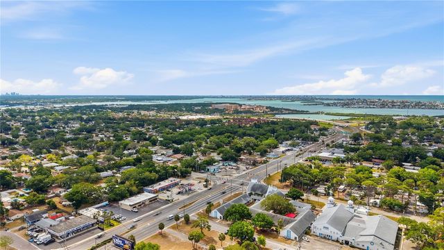 10437 52ND AVENUE N, St Petersburg, FL 33708