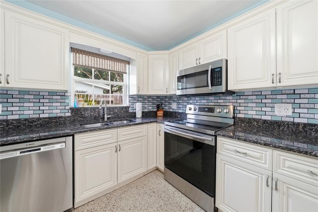 10437 52ND AVENUE N, St Petersburg, FL 33708