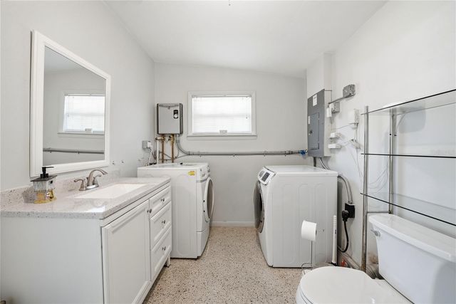 10437 52ND AVENUE N, St Petersburg, FL 33708