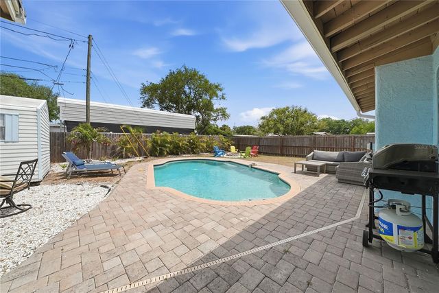 10437 52ND AVENUE N, St Petersburg, FL 33708