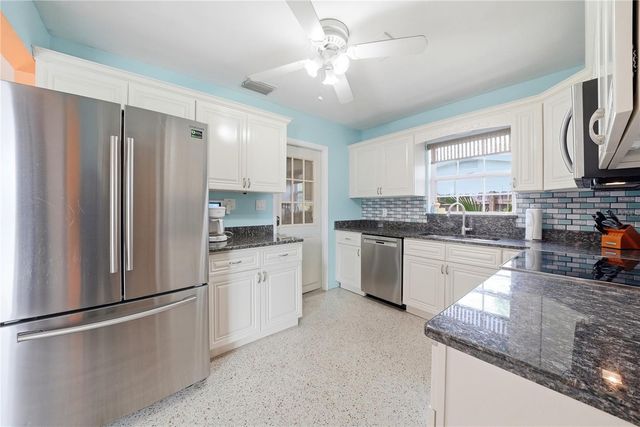 10437 52ND AVENUE N, St Petersburg, FL 33708