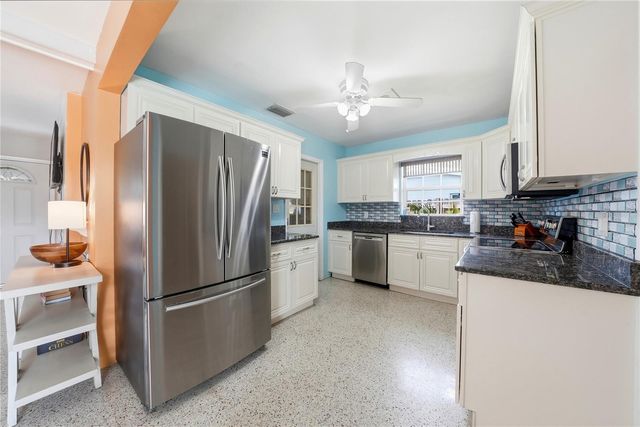 10437 52ND AVENUE N, St Petersburg, FL 33708