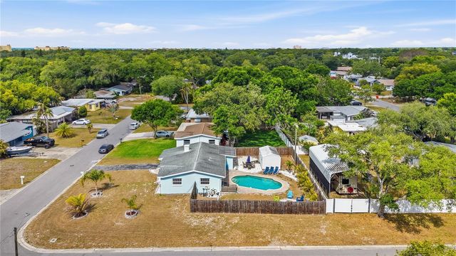 10437 52ND AVENUE N, St Petersburg, FL 33708