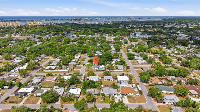 10437 52ND AVENUE N, St Petersburg, FL 33708