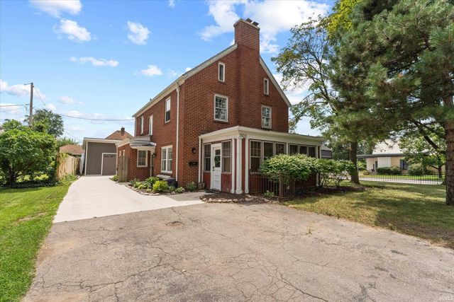 1102 E Wayne Street, South Bend, IN 46615