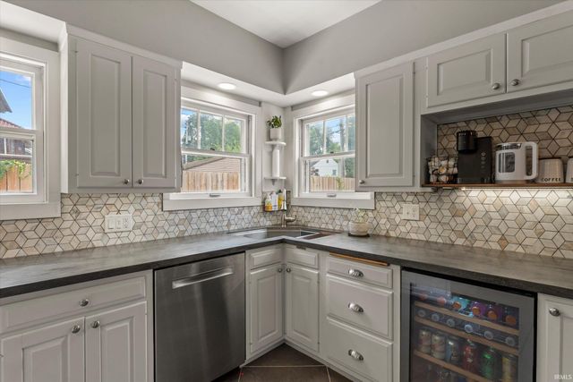 1102 E Wayne Street, South Bend, IN 46615