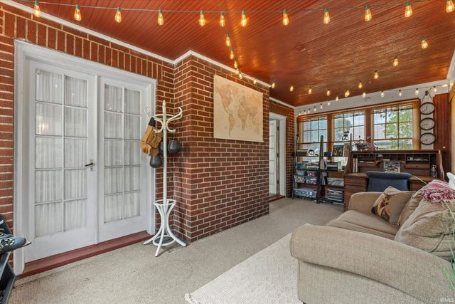1102 E Wayne Street, South Bend, IN 46615