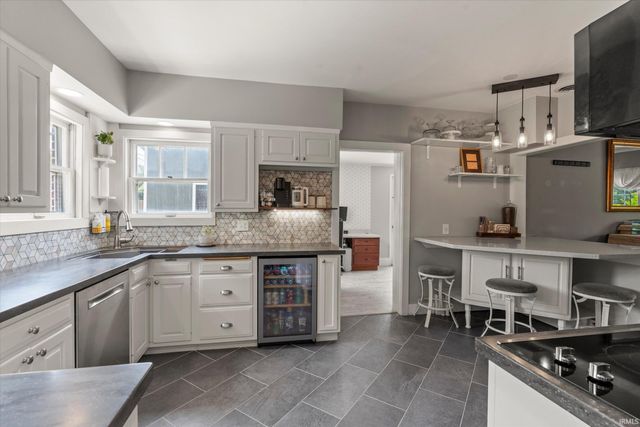 1102 E Wayne Street, South Bend, IN 46615