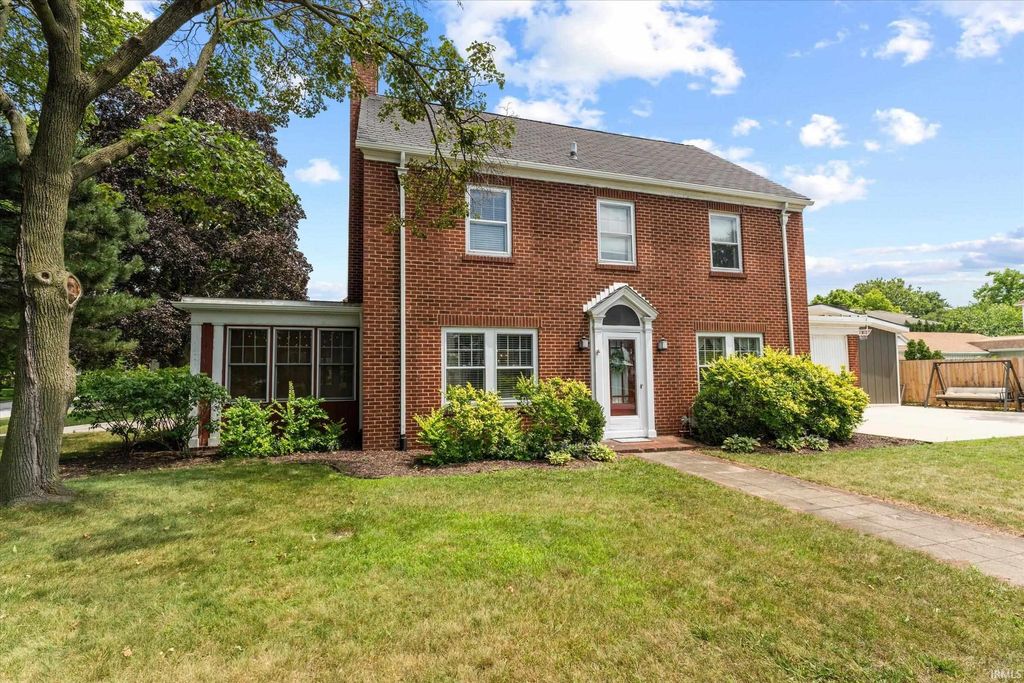 1102 E Wayne Street, South Bend, IN 46615