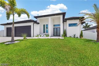 121 NW 35th PL, Cape Coral, FL 33993