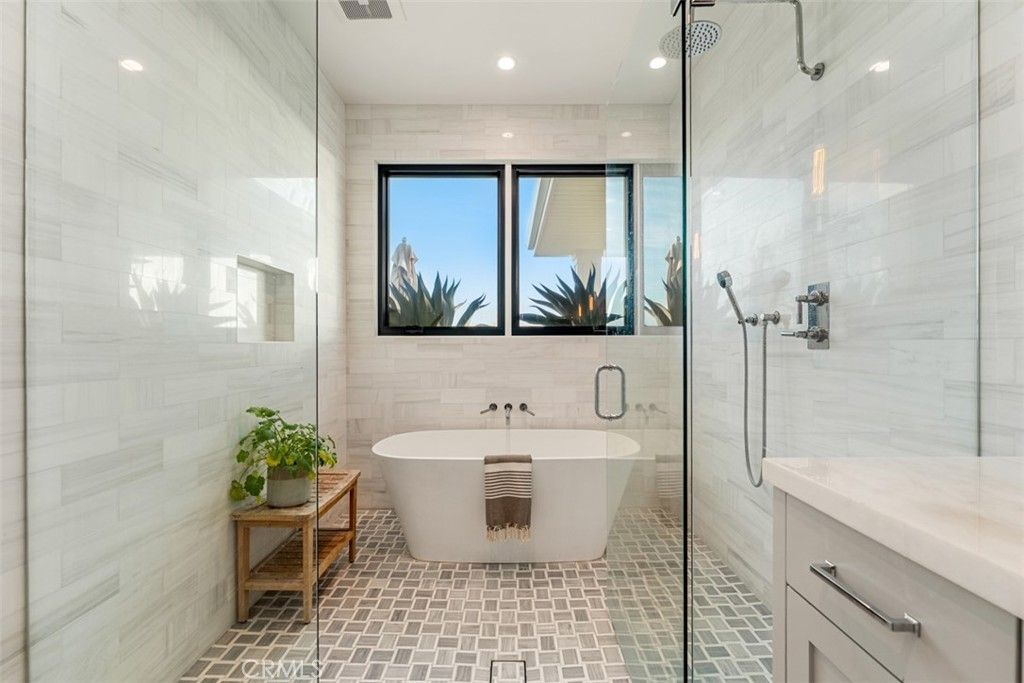 Image 21 of property listing at 33761 Windlass, Dana Point, CA 92629