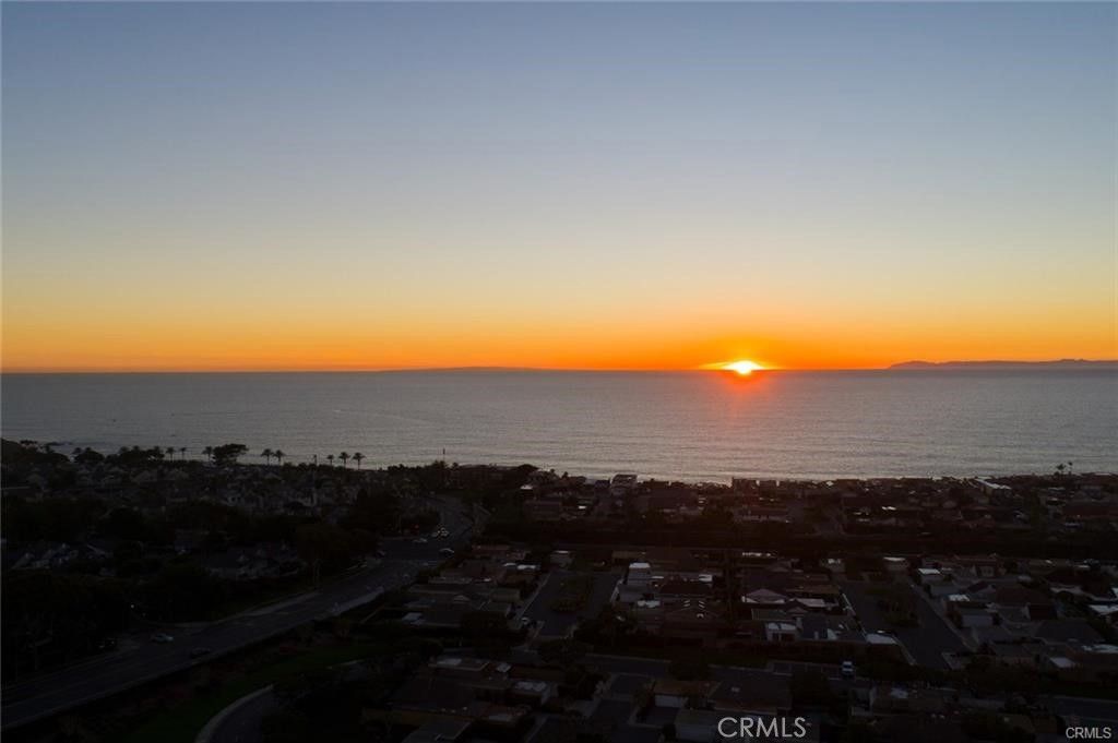 Image 4 of property listing at 33761 Windlass, Dana Point, CA 92629