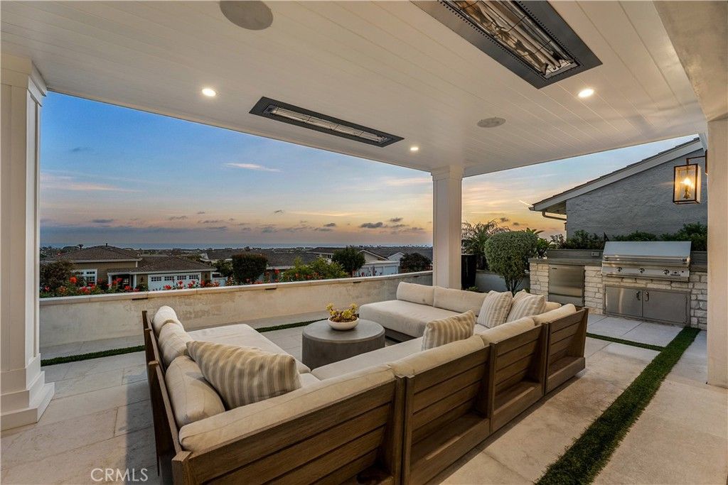 Image 8 of property listing at 33761 Windlass, Dana Point, CA 92629