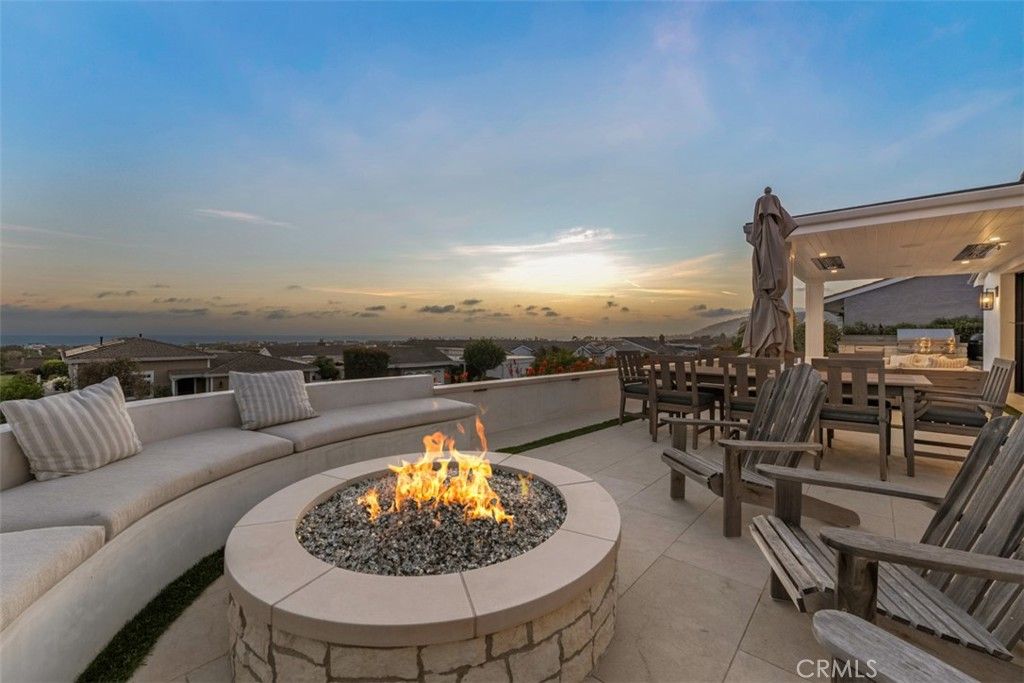 Image 9 of property listing at 33761 Windlass, Dana Point, CA 92629