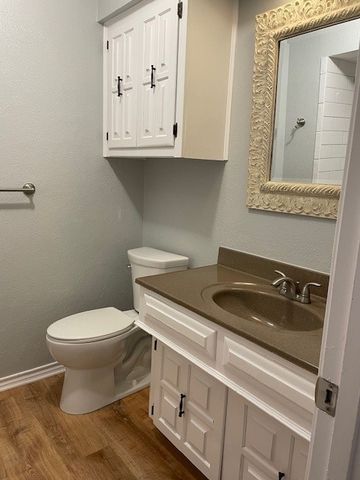 1942 S Lakeshore, Rockwall, TX 75087