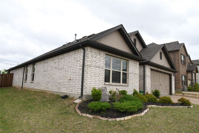 1311 Rosler Street, Mansfield, TX 76063