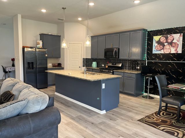1311 Rosler Street, Mansfield, TX 76063