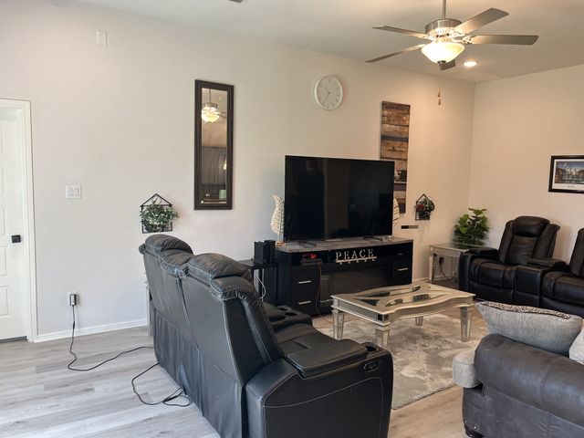 1311 Rosler Street, Mansfield, TX 76063