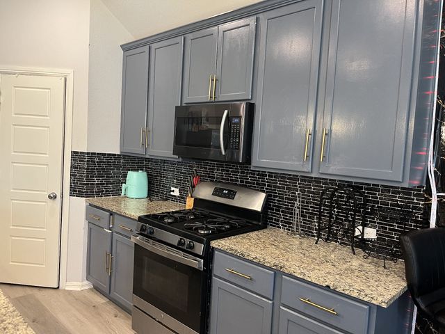 1311 Rosler Street, Mansfield, TX 76063