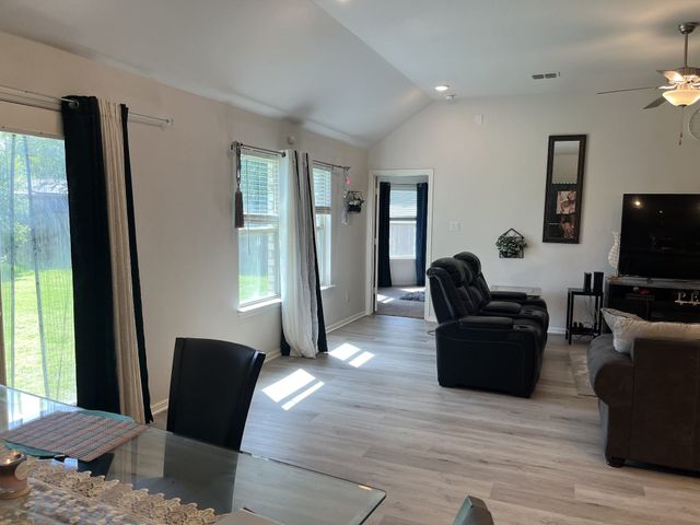 1311 Rosler Street, Mansfield, TX 76063