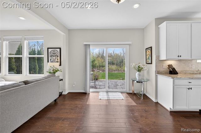 48207 Isabella Way, Novi, MI 48374