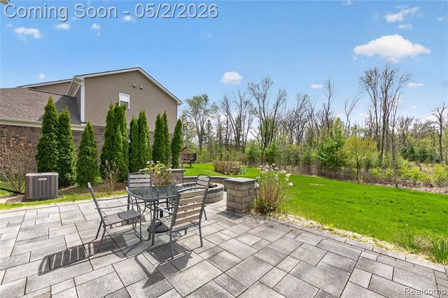 48207 Isabella Way, Novi, MI 48374
