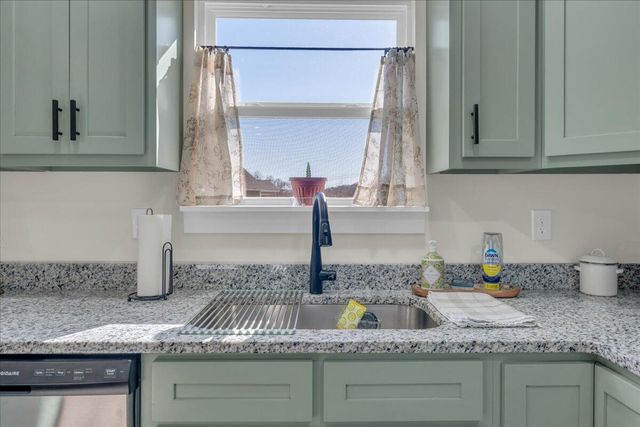 160 Marion Farms Drive, Kimball, TN 37347