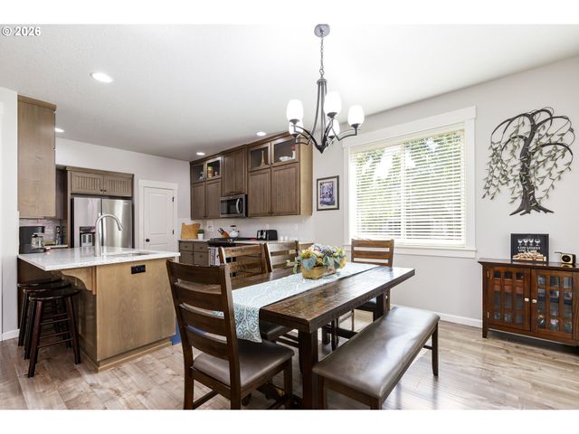 19107 WINDMILL Dr, Oregon City, OR 97045