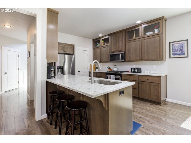 19107 WINDMILL Dr, Oregon City, OR 97045