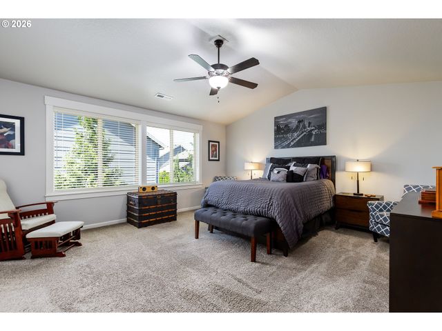 19107 WINDMILL Dr, Oregon City, OR 97045