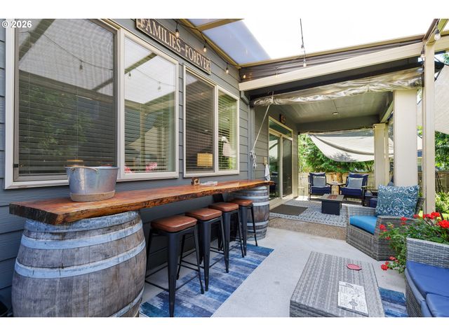 19107 WINDMILL Dr, Oregon City, OR 97045