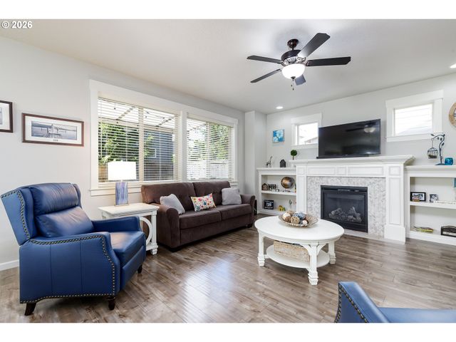19107 WINDMILL Dr, Oregon City, OR 97045