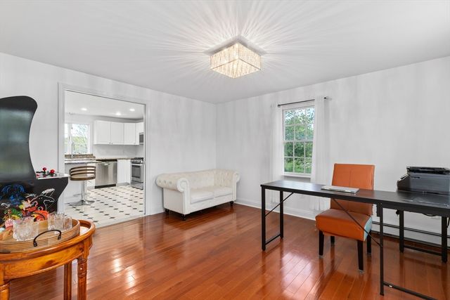 1 Mark Dr, Fairhaven, MA 02719