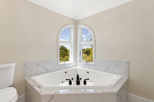 1 Mark Dr, Fairhaven, MA 02719