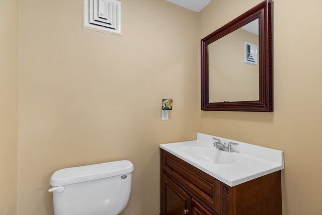 1 Mark Dr, Fairhaven, MA 02719