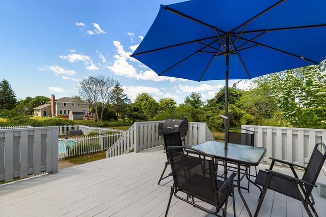 1 Mark Dr, Fairhaven, MA 02719
