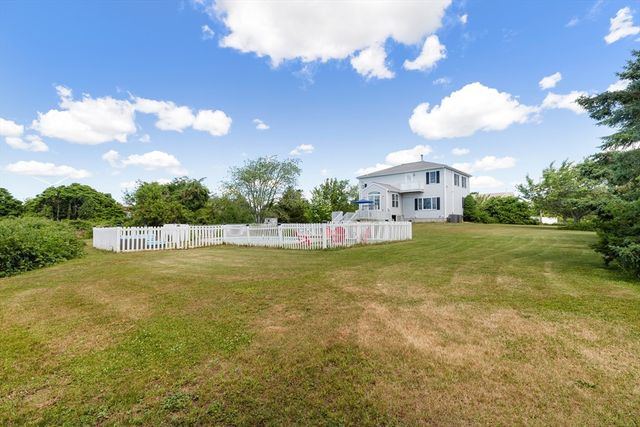 1 Mark Dr, Fairhaven, MA 02719