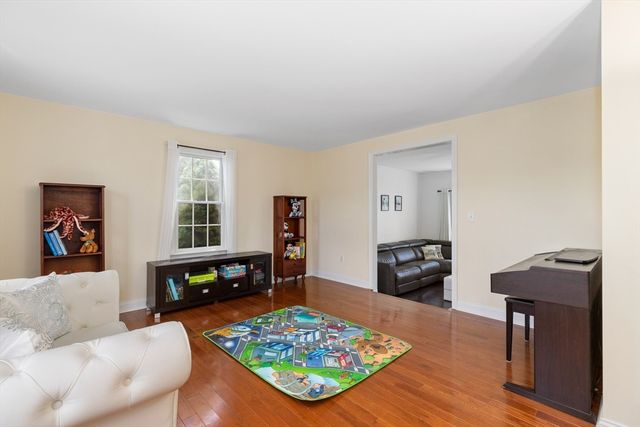 1 Mark Dr, Fairhaven, MA 02719