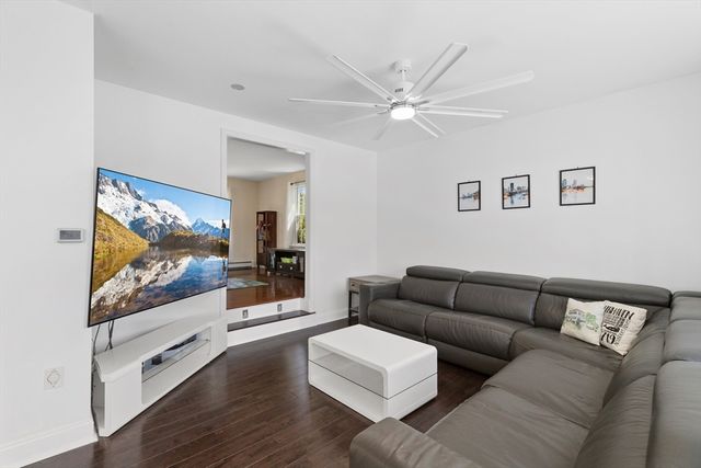 1 Mark Dr, Fairhaven, MA 02719