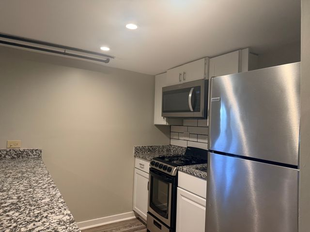 6758 S Karlov Avenue G, Chicago, IL 60629