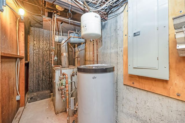 31 Dena Drive, Blue Point, NY 11715