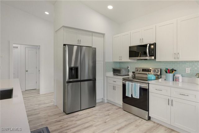 688 Wiggins Lake DR 201, Naples, FL 34110