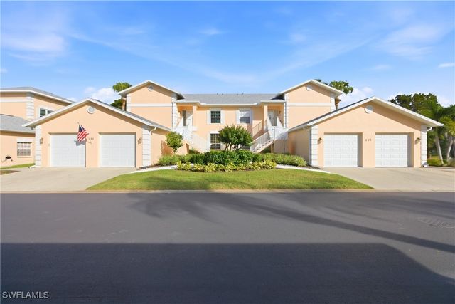 688 Wiggins Lake DR 201, Naples, FL 34110