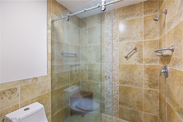 688 Wiggins Lake DR 201, Naples, FL 34110