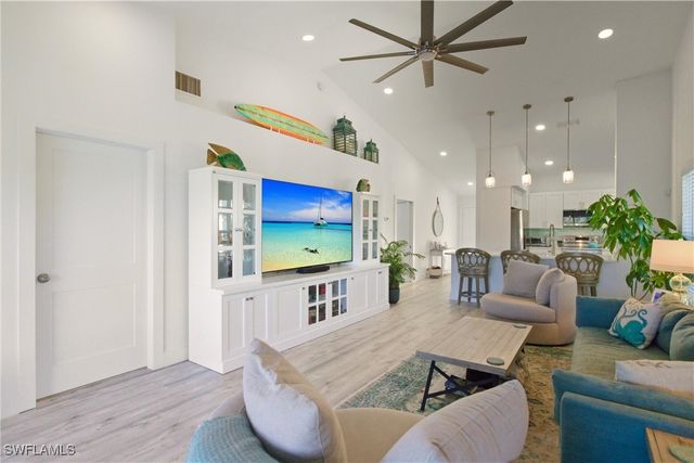 688 Wiggins Lake DR 201, Naples, FL 34110