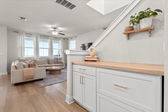 7210 Travertine Spring DR 97, Austin, TX 78744